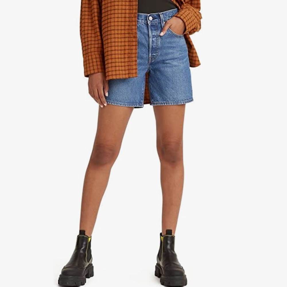Levi Women 501 Mid Thigh Short